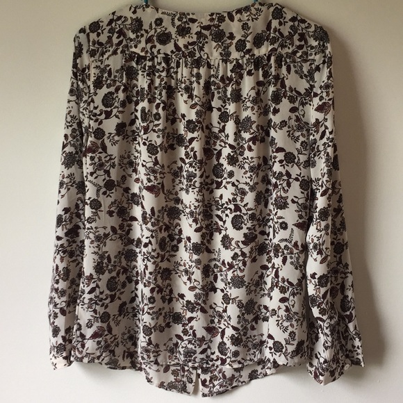 🎉🍾HP🍾🎉Loft Long sleeve. Pattern-birds, sm p. - Picture 4 of 4